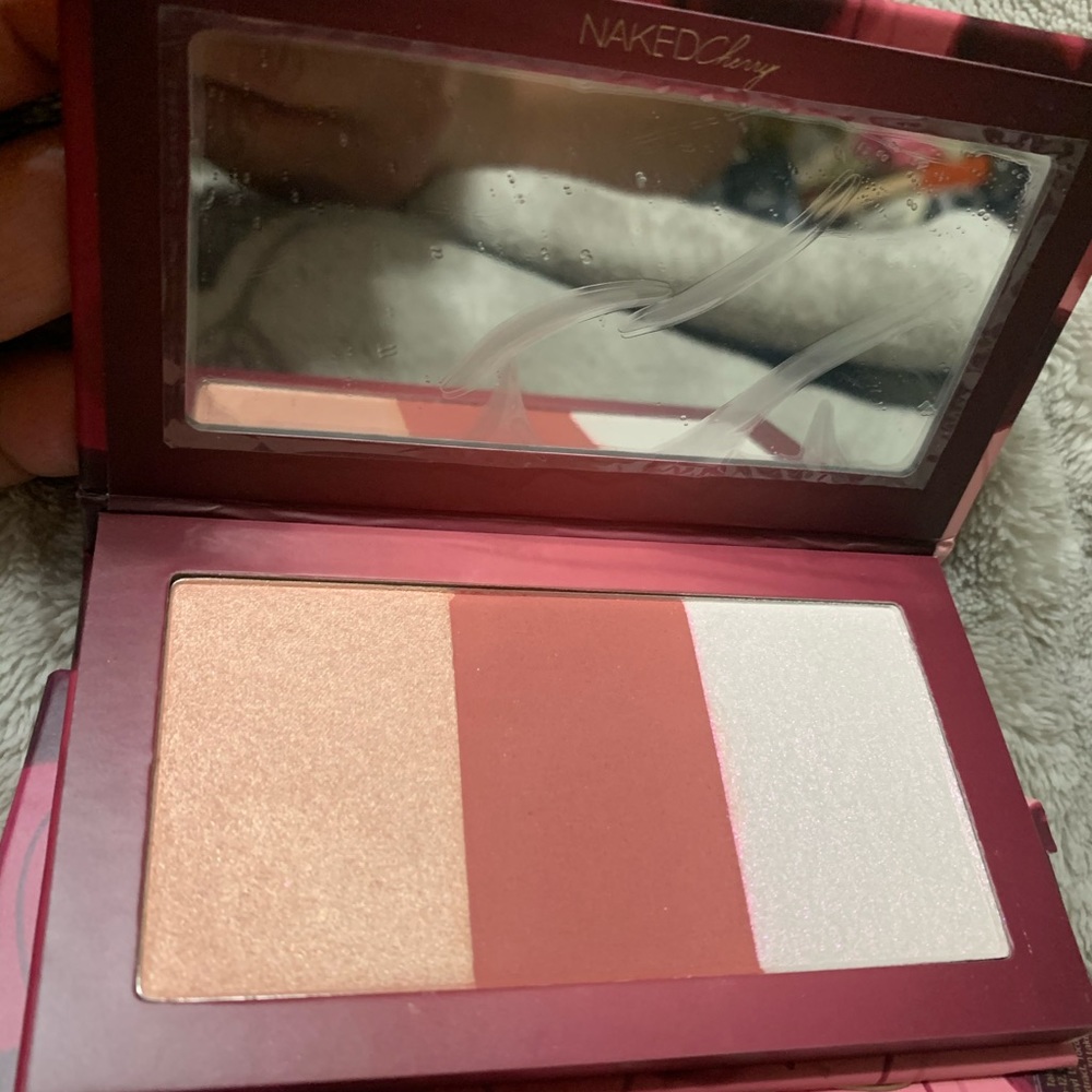 SOLD! NEW Naked Cherry Highlight/Blush Palette - Picture 4 of 4